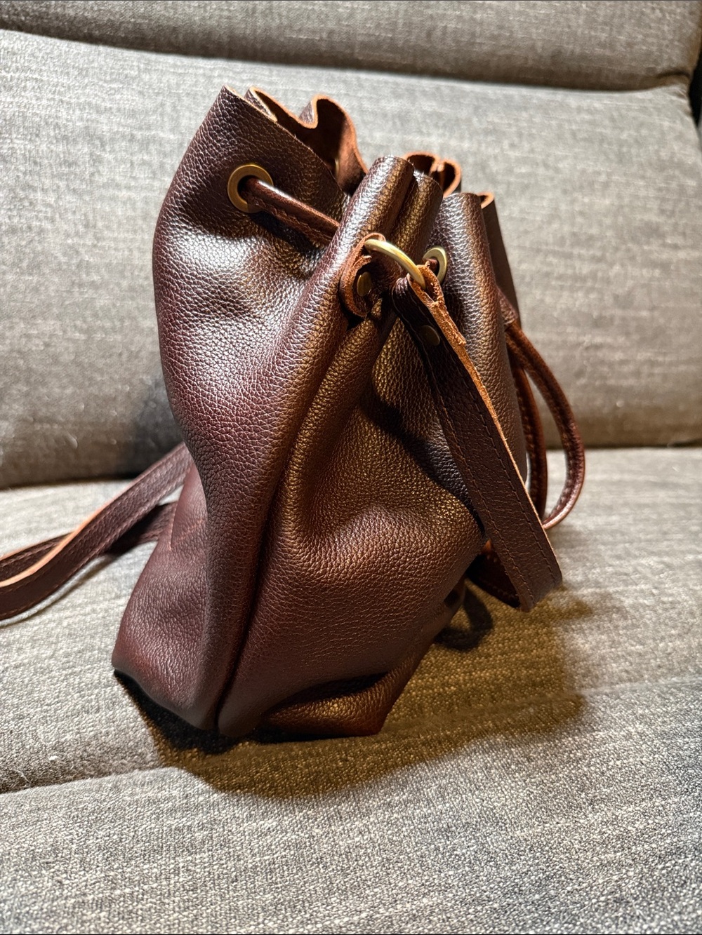Portland Leather Large Drawstring Bucket Bag In Coldbrew - Picture 4 of 8